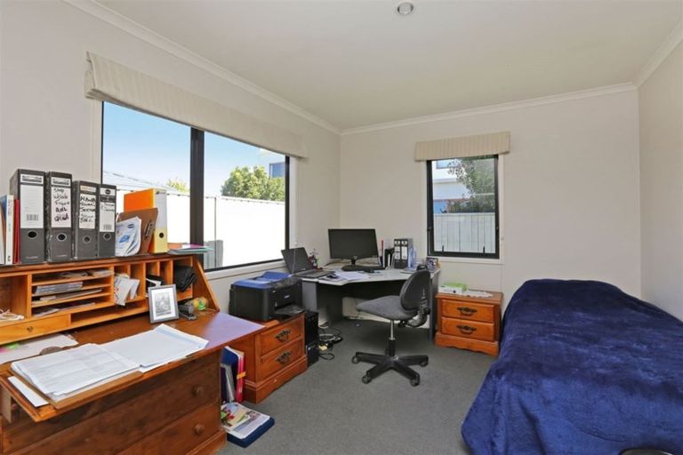 Photo of property in 1111 Karamu Road North, Mayfair, Hastings, 4122