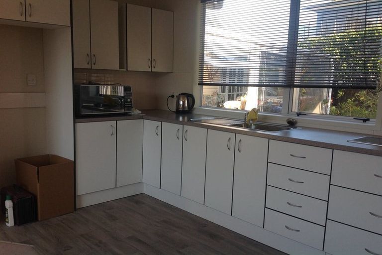 Photo of property in 33 Alexander Street, Cockle Bay, Auckland, 2014