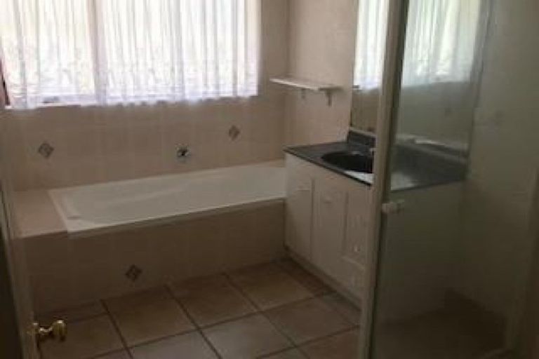 Photo of property in 227a Hill Road, The Gardens, Auckland, 2105