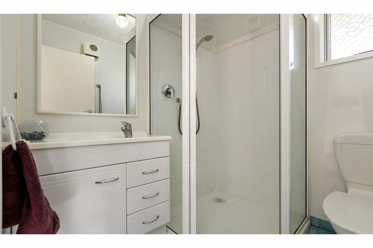 Photo of property in 12a Gamblins Road, Saint Martins, Christchurch, 8022