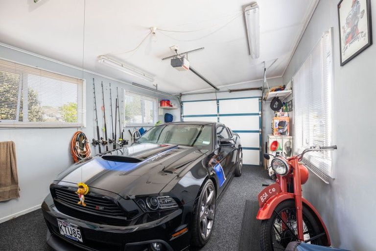 Photo of property in 18 Raniera Street, Glen Avon, New Plymouth, 4312