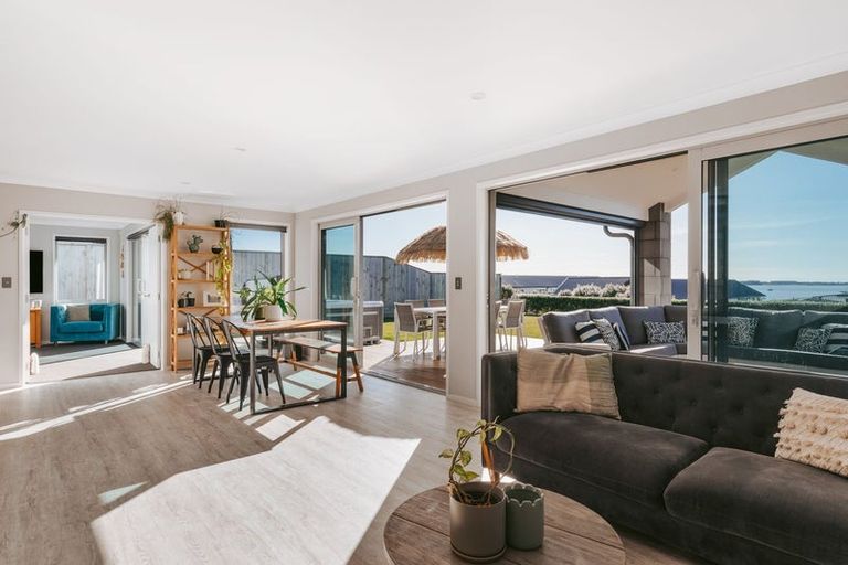 Photo of property in 5 Wairere Rise, Omokoroa, 3114