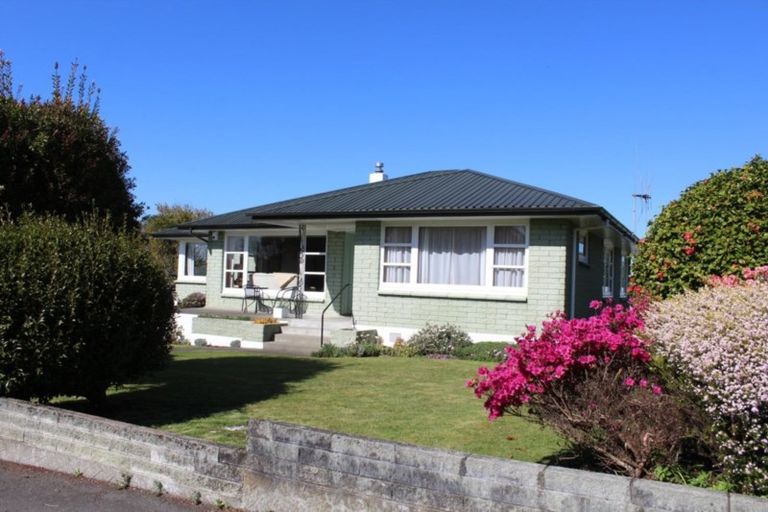 Photo of property in 18 Grant Street, Dannevirke, 4930