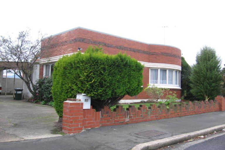 Photo of property in 58 Broughton Street, South Dunedin, Dunedin, 9012