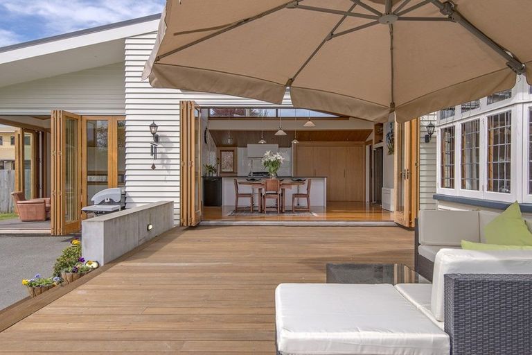 Photo of property in 73 Fisher Avenue, Beckenham, Christchurch, 8023