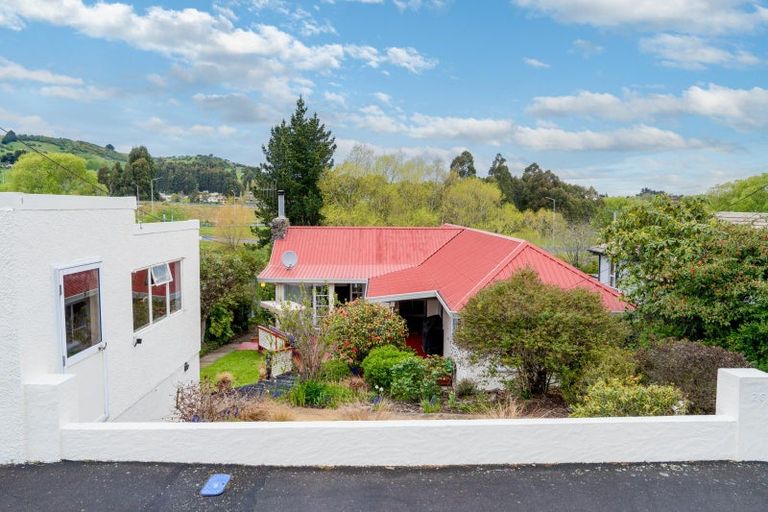 Photo of property in 20 Waldron Crescent, Green Island, Dunedin, 9018