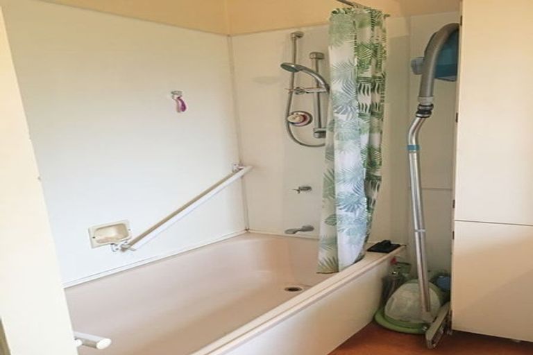 Photo of property in 7/6 Woodhouse Place, West Harbour, Auckland, 0618