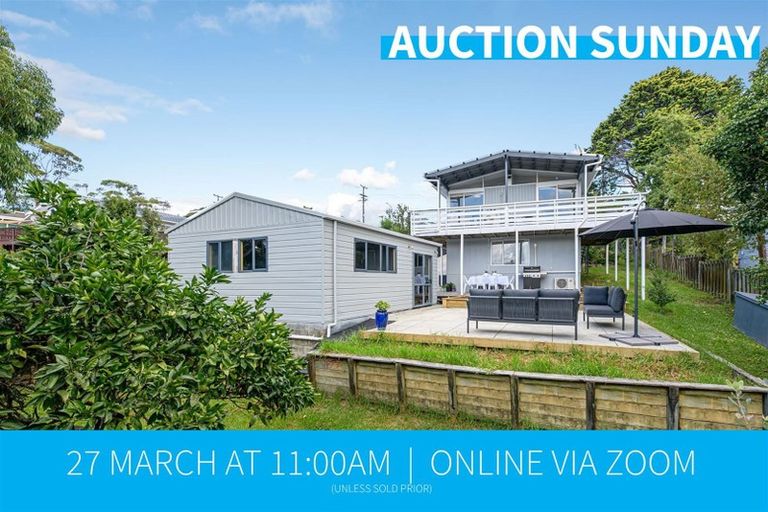 Photo of property in 100 Awaroa Road, Sunnyvale, Auckland, 0612