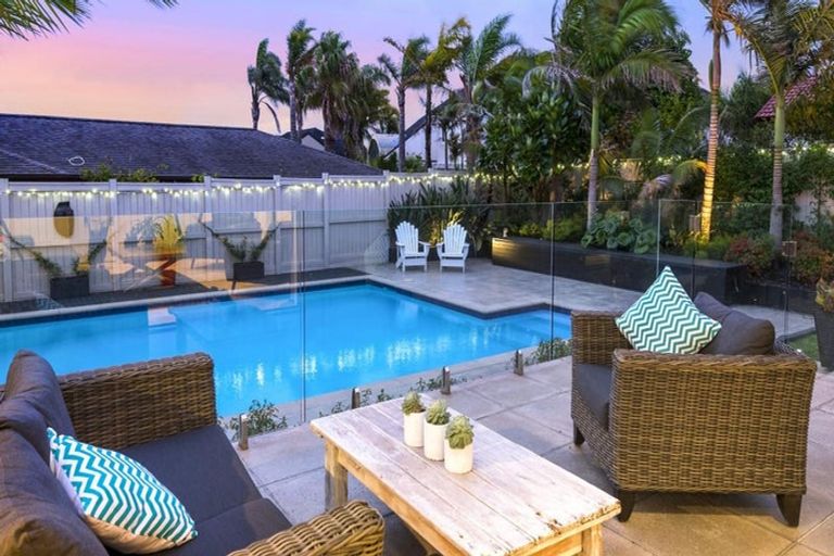 Photo of property in 43 Manor Park, Sunnyhills, Auckland, 2010