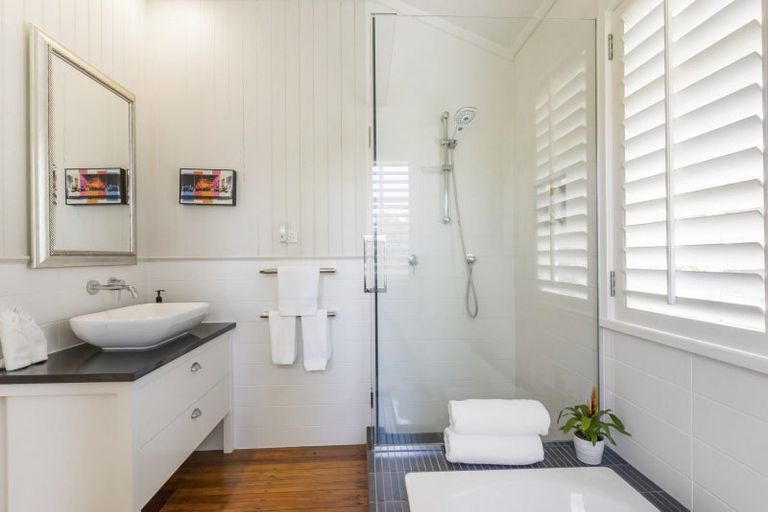 Photo of property in 28 Jubilee Avenue, Devonport, Auckland, 0624