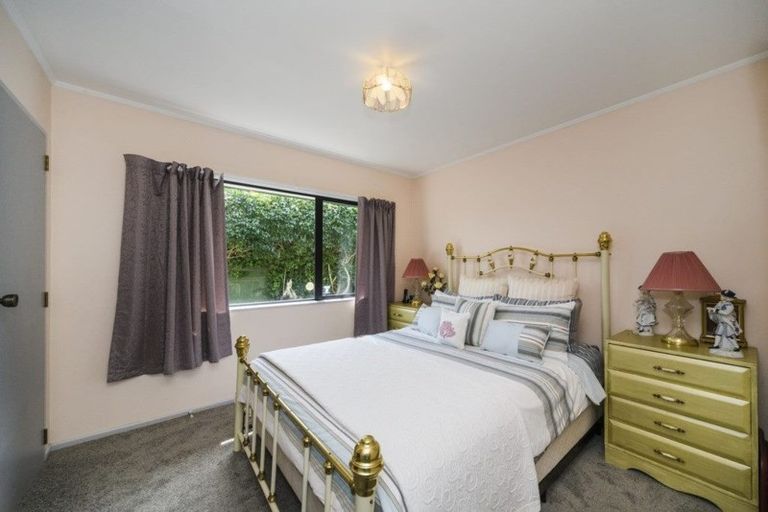 Photo of property in 10 Purdie Place, Milson, Palmerston North, 4414