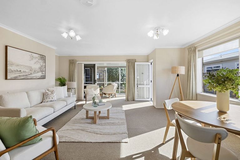 Photo of property in 1/17 Clemow Road, Fitzroy, New Plymouth, 4312