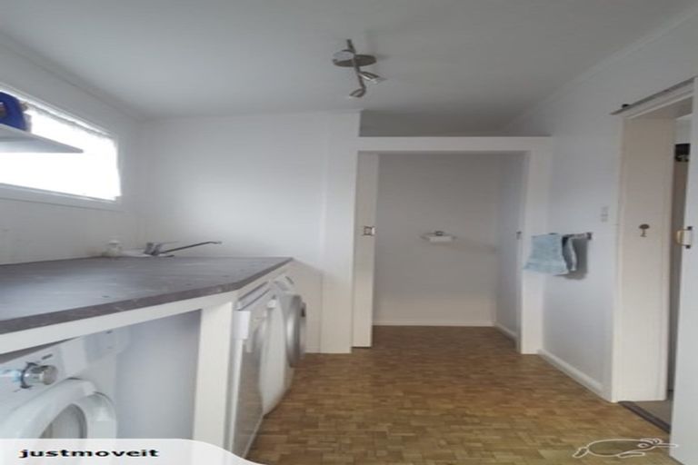 Photo of property in 2 Moffett Street, Islington, Christchurch, 8042