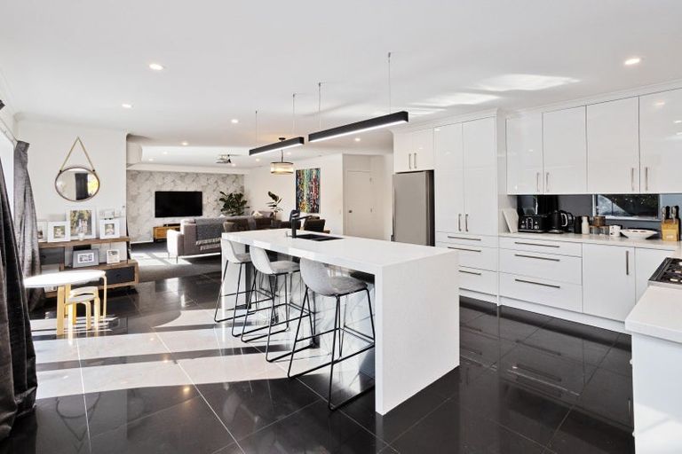 Photo of property in 16 Hoffman Court, Waikiwi, Invercargill, 9810