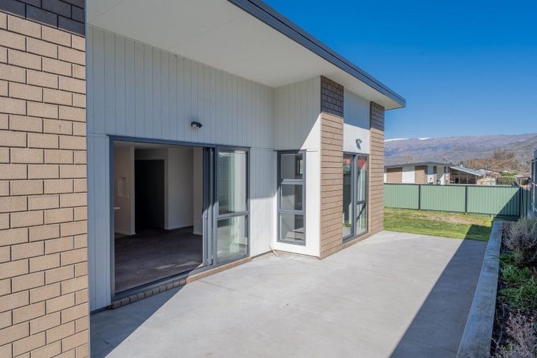 Photo of property in 53 Shields Street, Clyde, 9330