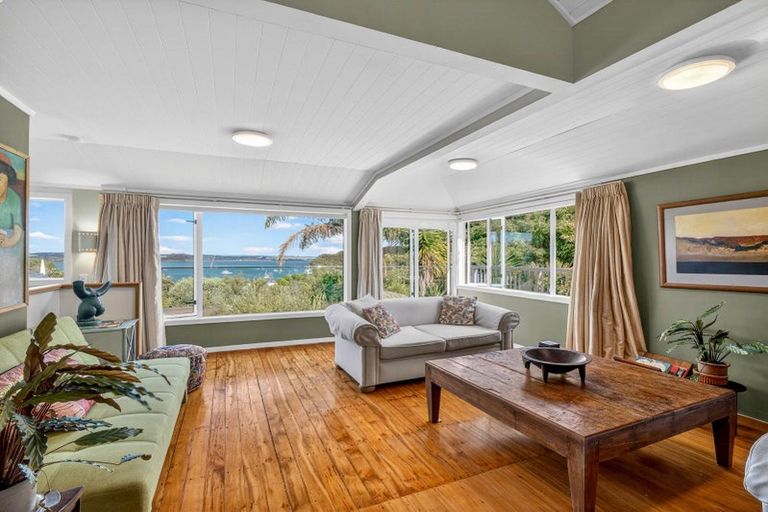 Photo of property in 8 Robertson Street, Russell, 0202