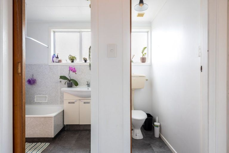 Photo of property in 5h Pembroke Street, Westown, New Plymouth, 4310