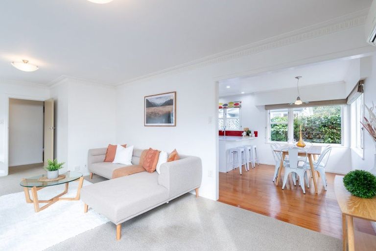 Photo of property in 10 Matuku Street, Heretaunga, Upper Hutt, 5018