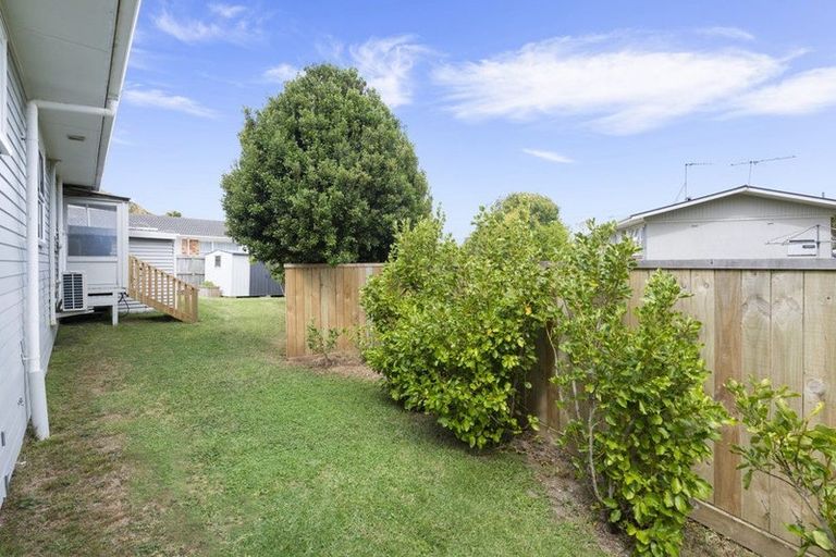 Photo of property in 1/24a Wolsley Avenue, Milford, Auckland, 0620