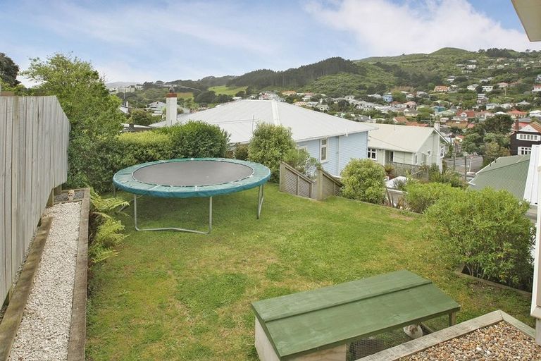 Photo of property in 64 Eden Street, Island Bay, Wellington, 6023