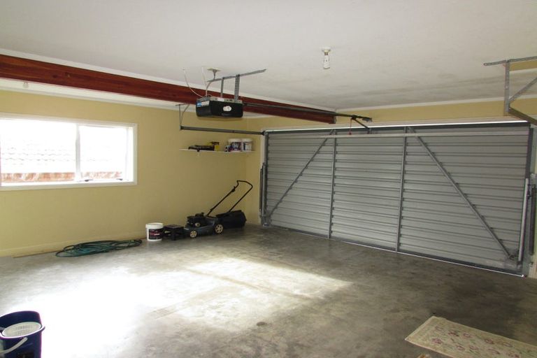 Photo of property in 1/36 Whiting Grove, West Harbour, Auckland, 0618