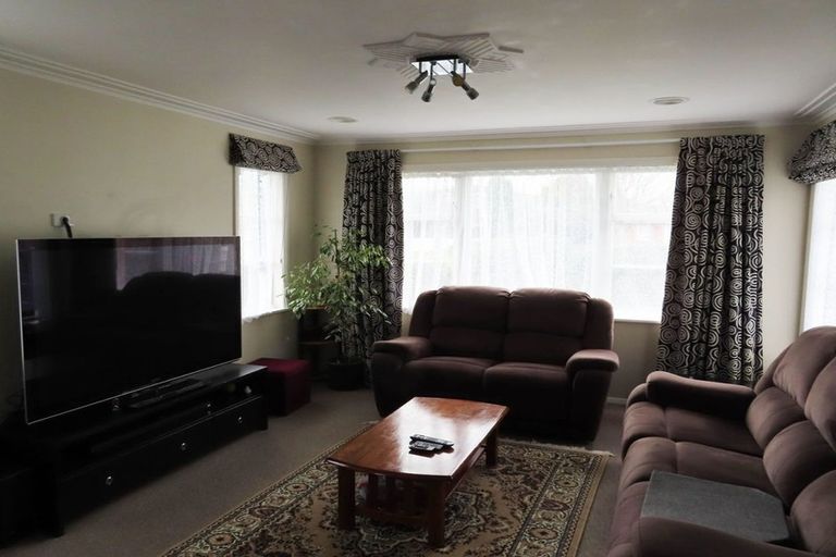 Photo of property in 1 Barsi Grove, Avalon, Lower Hutt, 5011