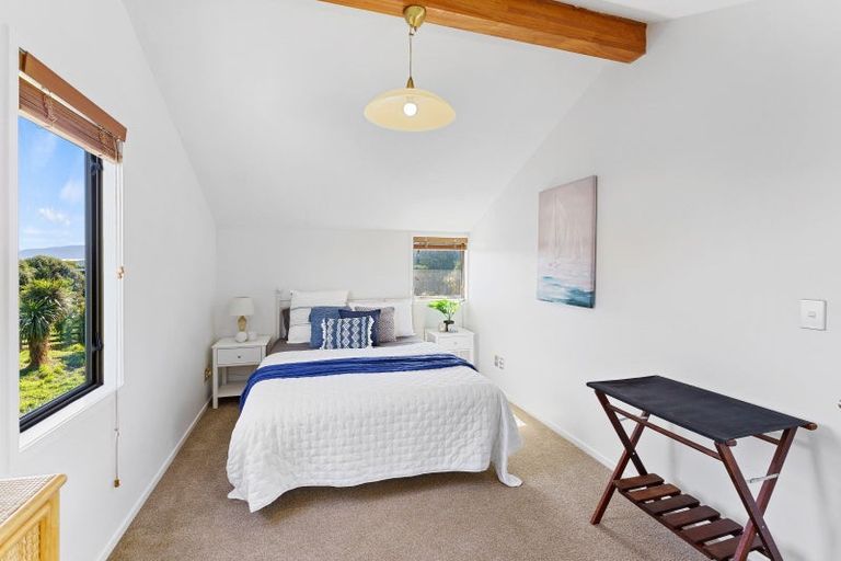 Photo of property in 106 Paetawa Road, Peka Peka, Waikanae, 5391