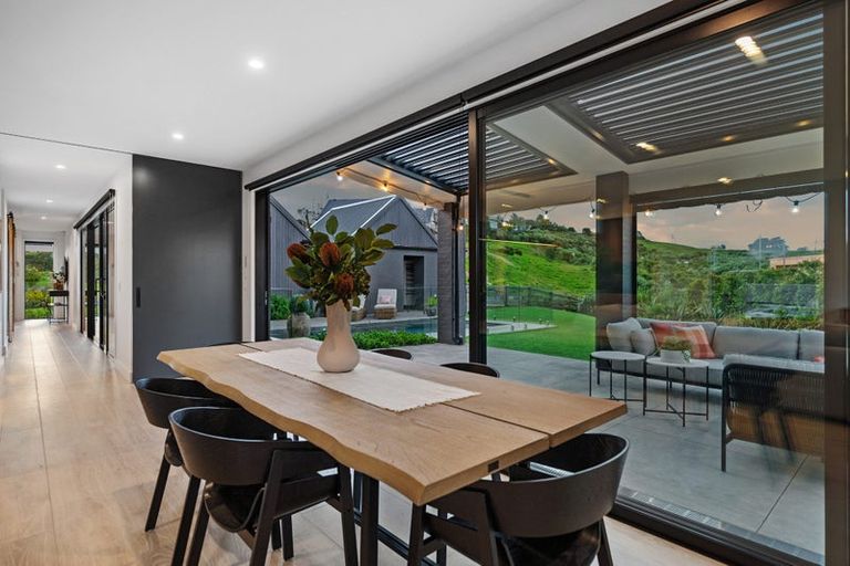 Photo of property in 9 Ridgelea Road, Long Bay, Albany, 0792