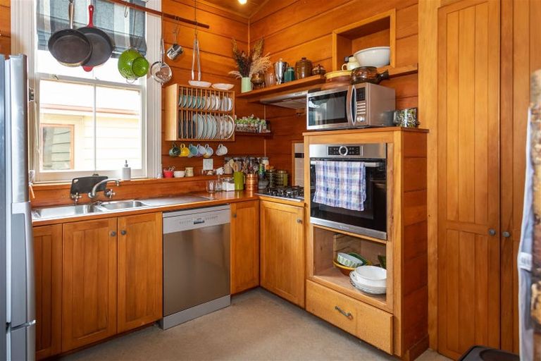 Photo of property in 300 Queen Sh25 Street, Thames, 3500