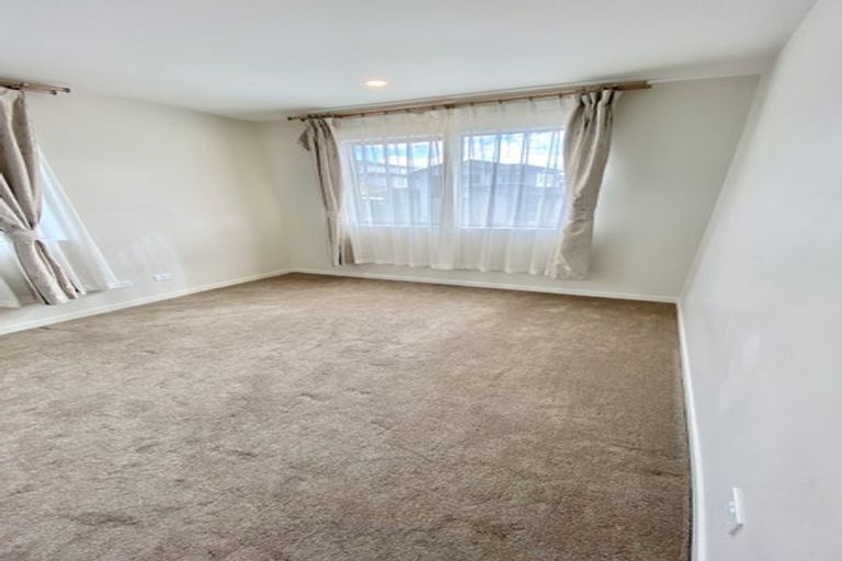 Photo of property in 42 Cirrus Way, Ranui, Auckland, 0612