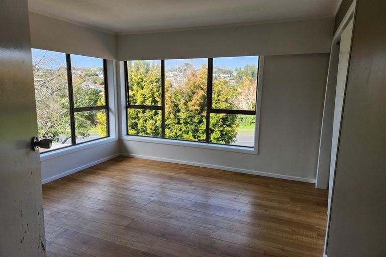 Photo of property in 1a John Downs Drive, Browns Bay, Auckland, 0630