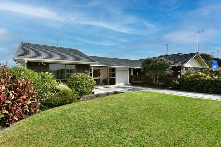 Photo of property in 48 Edward Avenue, Orewa, 0931
