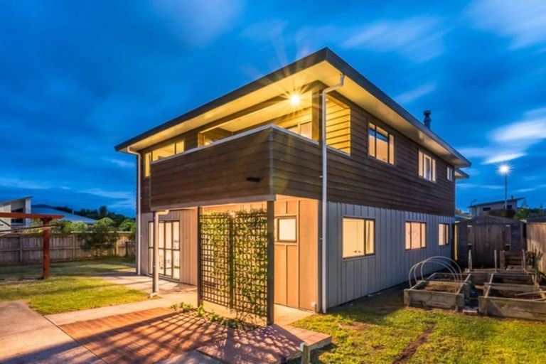 Photo of property in 79 The Drive, Paraparaumu Beach, Paraparaumu, 5032