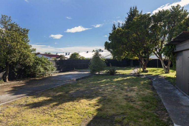 Photo of property in 65 Shortland Street, Wainoni, Christchurch, 8061