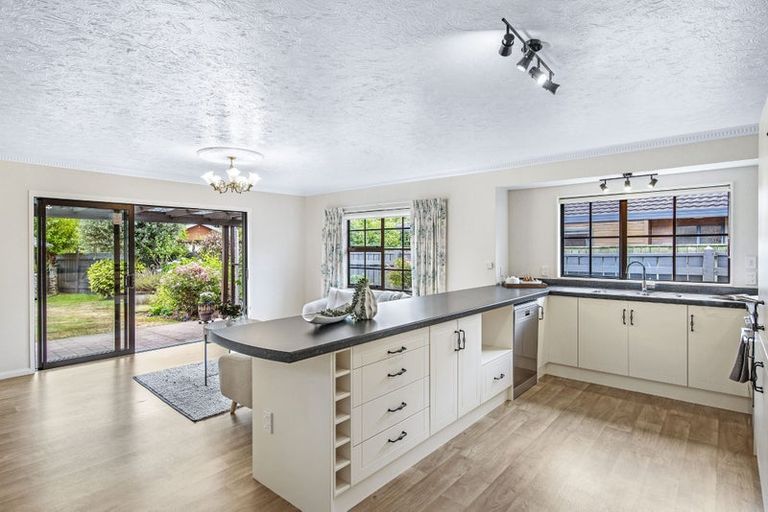 Photo of property in 44 Awanui Drive, Waikanae, 5036