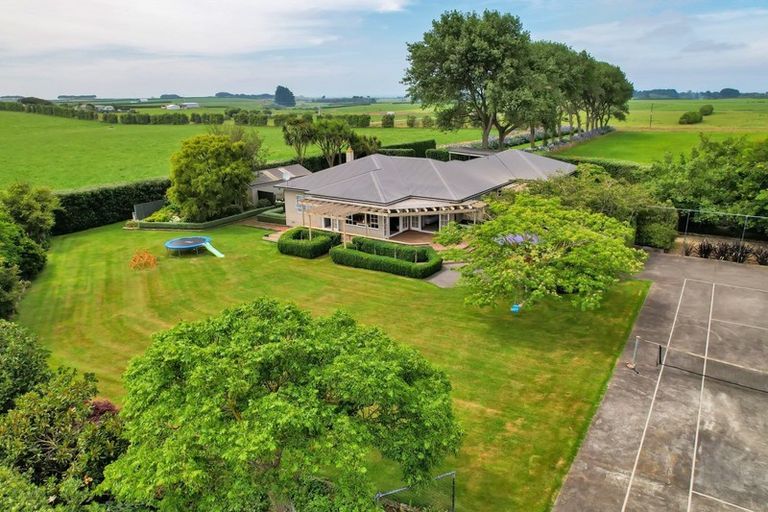 Photo of property in 1048 Normanby Road, Manaia, Hawera, 4678