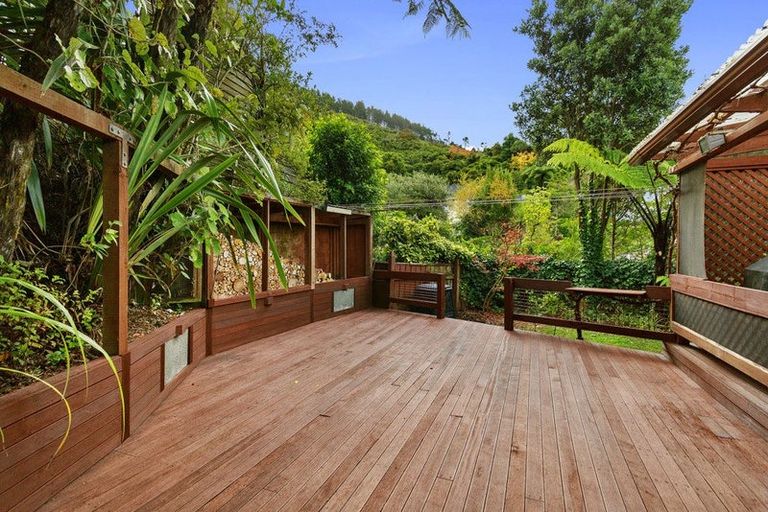 Photo of property in 24 Westhaven Drive, Tawa, Wellington, 5028