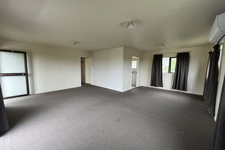 Photo of property in 2/17 Park Road, Glenfield, Auckland, 0629