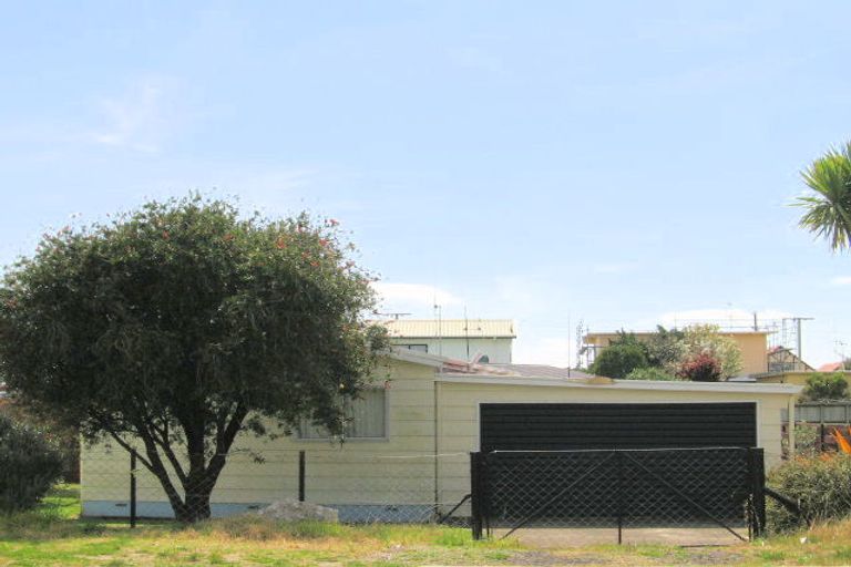 Photo of property in 1243 Papamoa Beach Road, Papamoa Beach, Papamoa, 3118