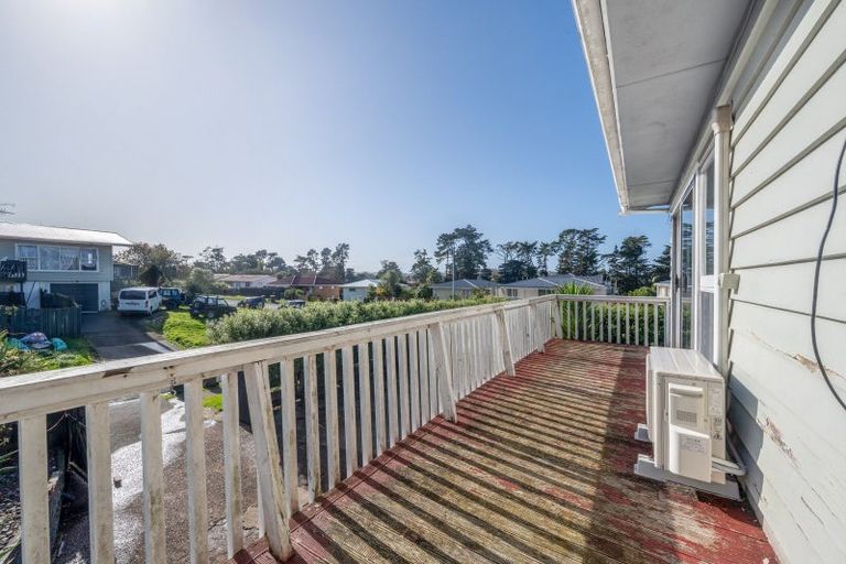 Photo of property in 1 Beldon Place, Pakuranga Heights, Auckland, 2010