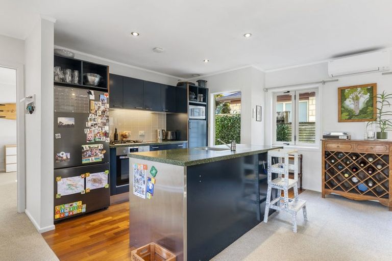 Photo of property in 2/231 Hurstmere Road, Takapuna, Auckland, 0622