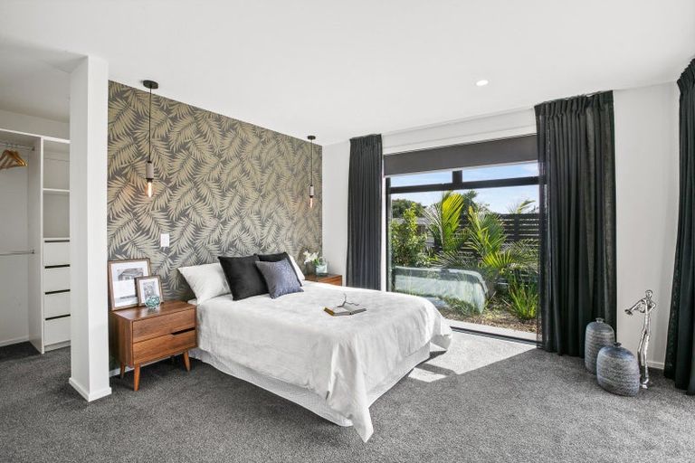 Photo of property in 11 Donnelly Street, Oakura, 4314