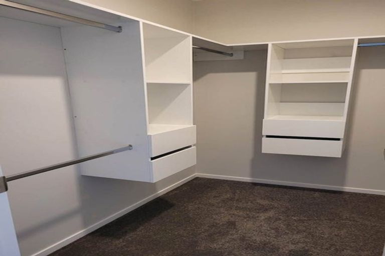 Photo of property in 14 Ware Place, Pakuranga Heights, Auckland, 2010