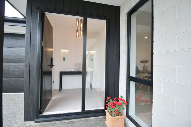 Photo of property in 38 Broadway Parade, Rolleston, 7615