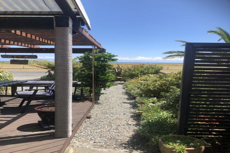 Photo of property in 1a Marine Parade, Carters Beach, Westport, 7825