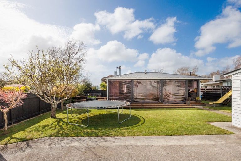 Photo of property in 144 Ruamahanga Crescent, Terrace End, Palmerston North, 4410