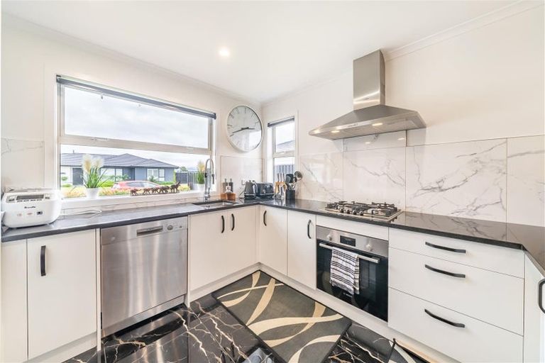 Photo of property in 28 Fenwick Crescent, Wallaceville, Upper Hutt, 5018