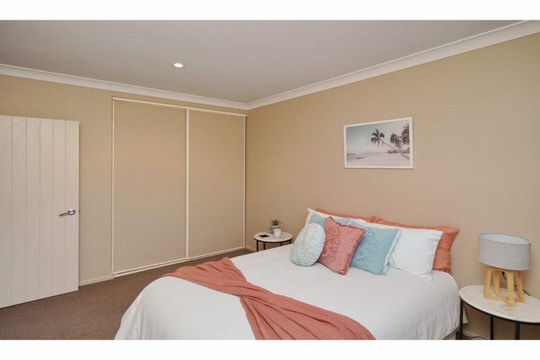 Photo of property in 5 Corsican Grove, Parklands, Christchurch, 8083