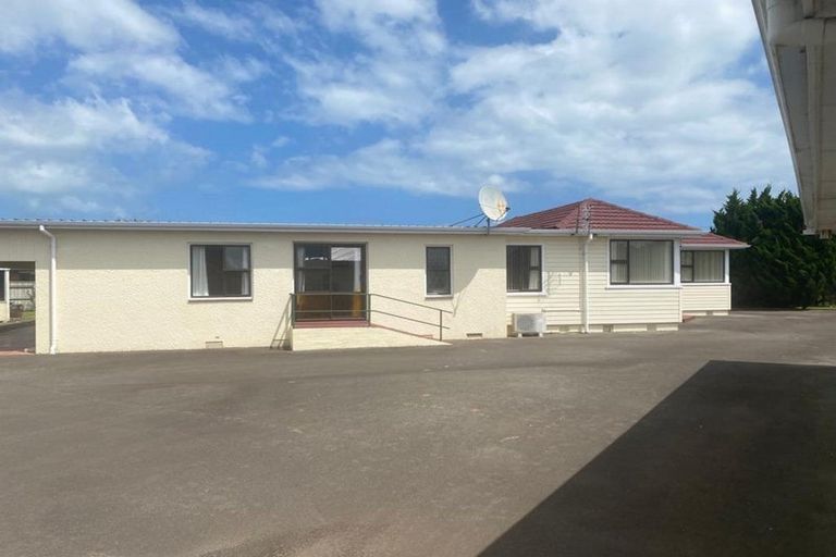Photo of property in 4 Albert Street, Hawera, 4610