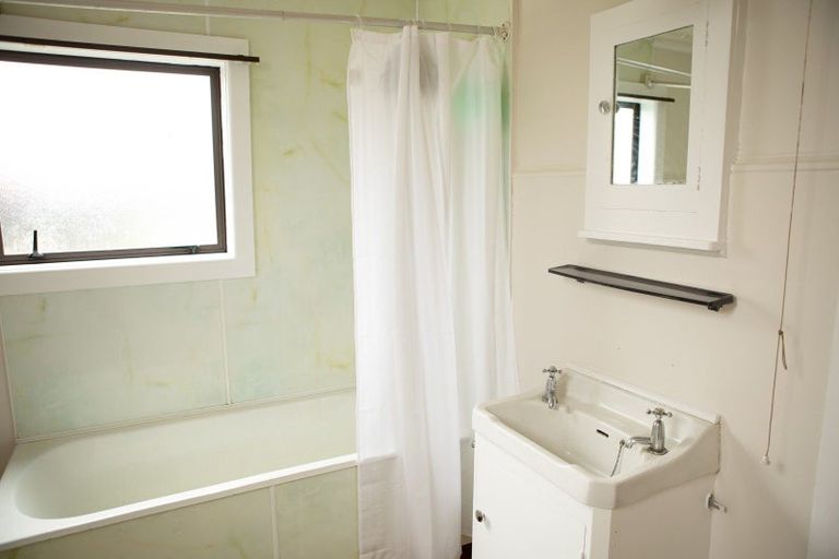 Photo of property in 11 Coronation Street, Waimate, 7924